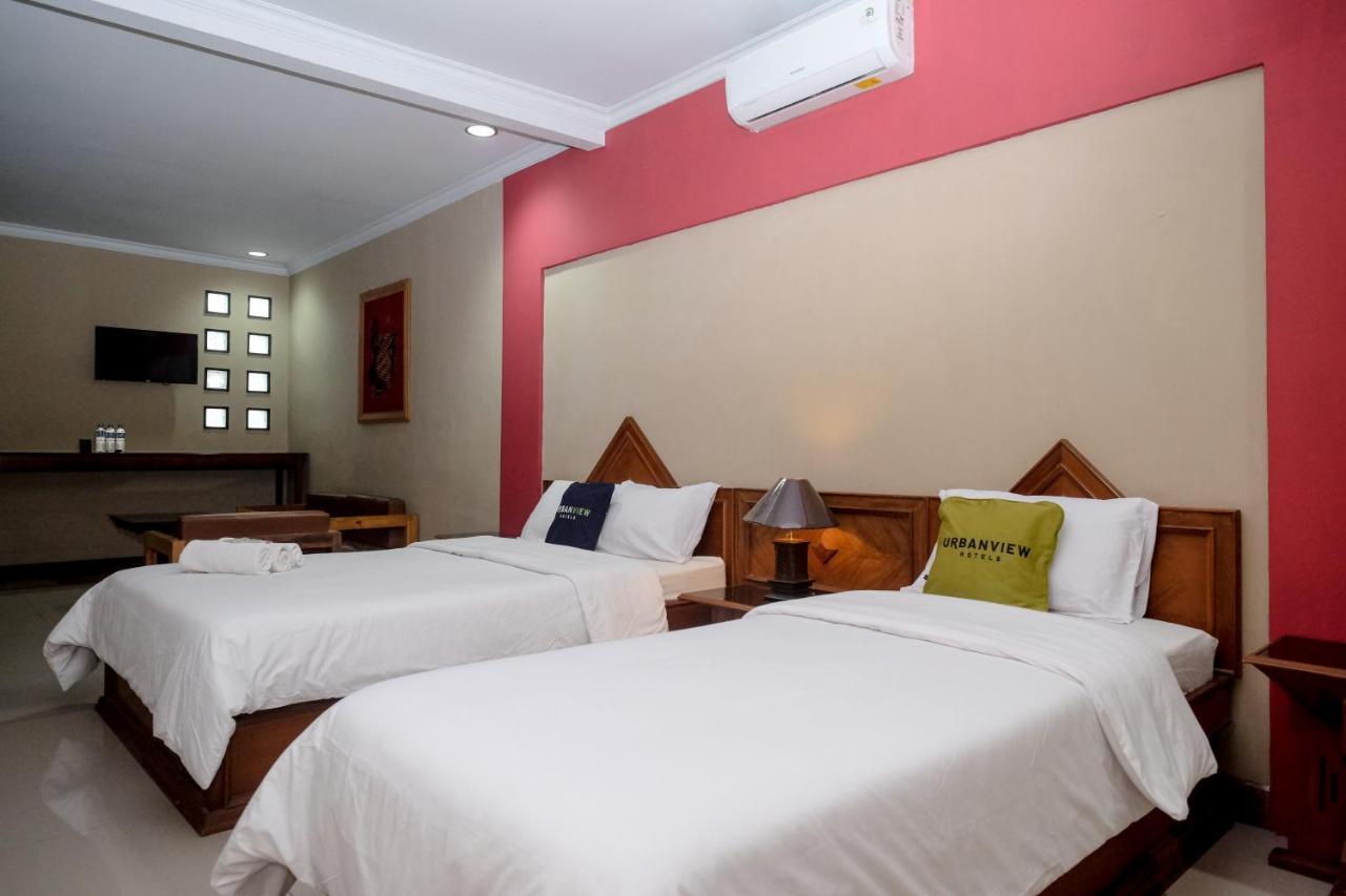 Urbanview Hotel Syariah Wisnugraha By Reddoorz Джокьякарта Экстерьер фото
