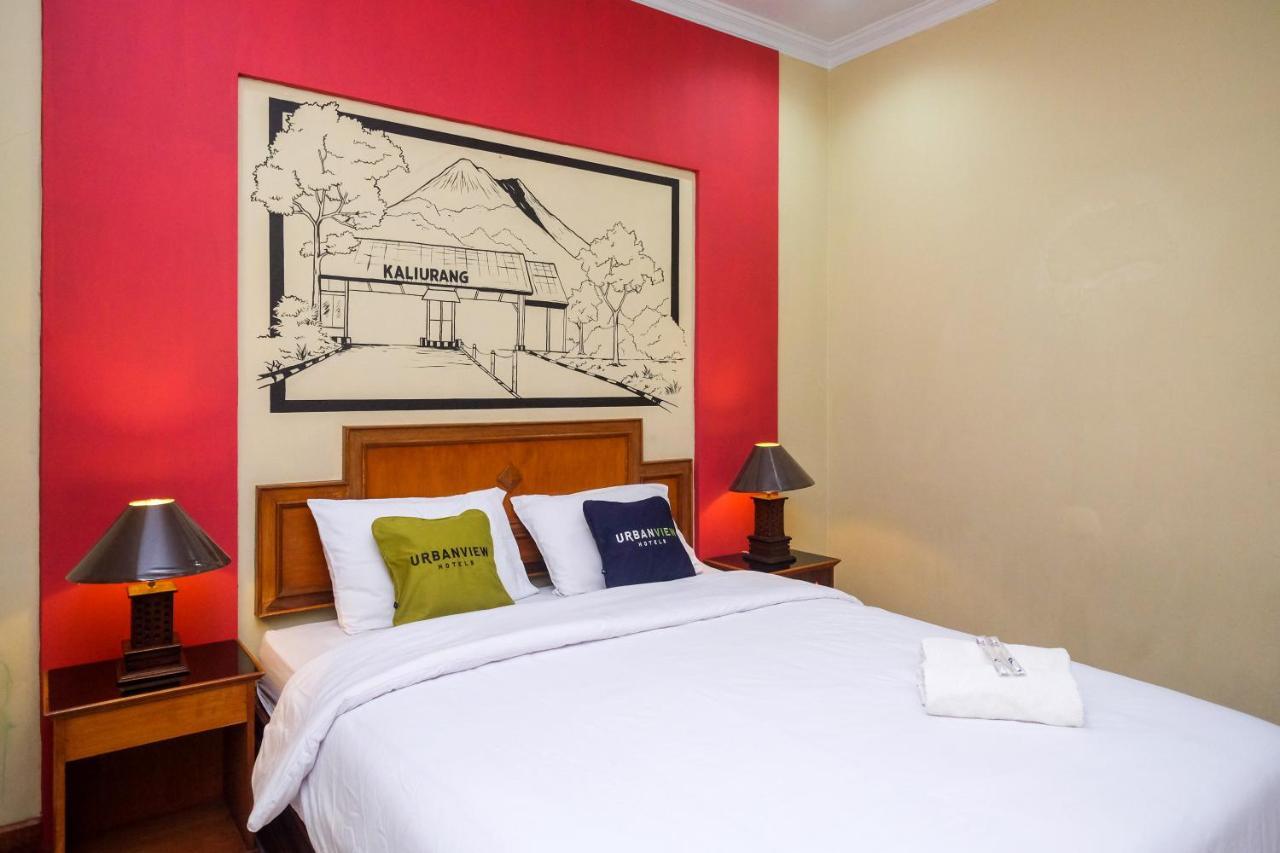 Urbanview Hotel Syariah Wisnugraha By Reddoorz Джокьякарта Экстерьер фото